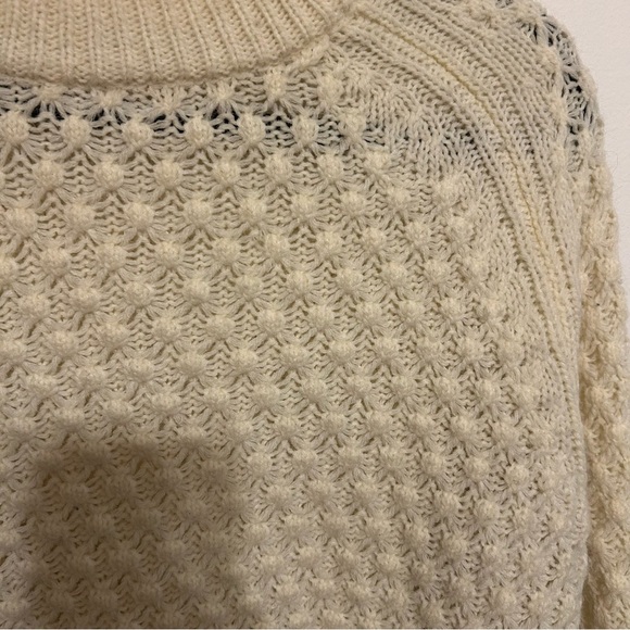 H&M • Cream Crew Neck Sweater - Picture 2 of 4